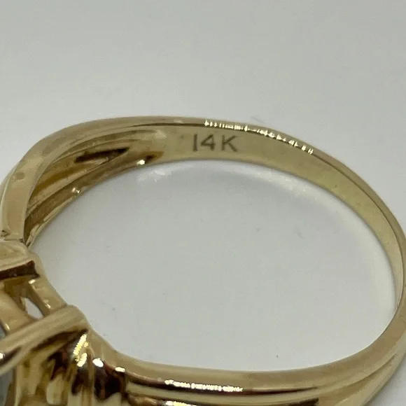 14K Yellow Gold Aquamarine Ring, 7 1/2 - Picture 7 of 10